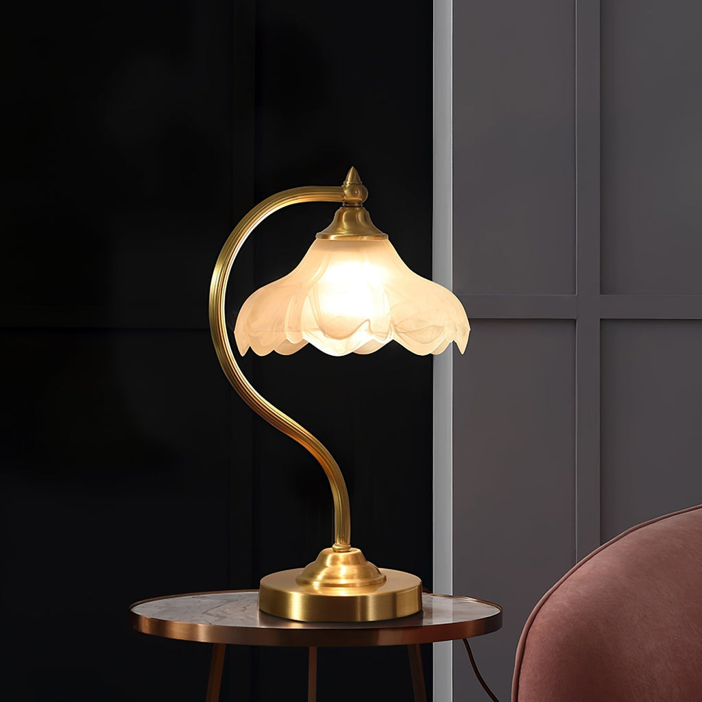 Bellamira magnoliabordlampe for elegant hjemmedekor