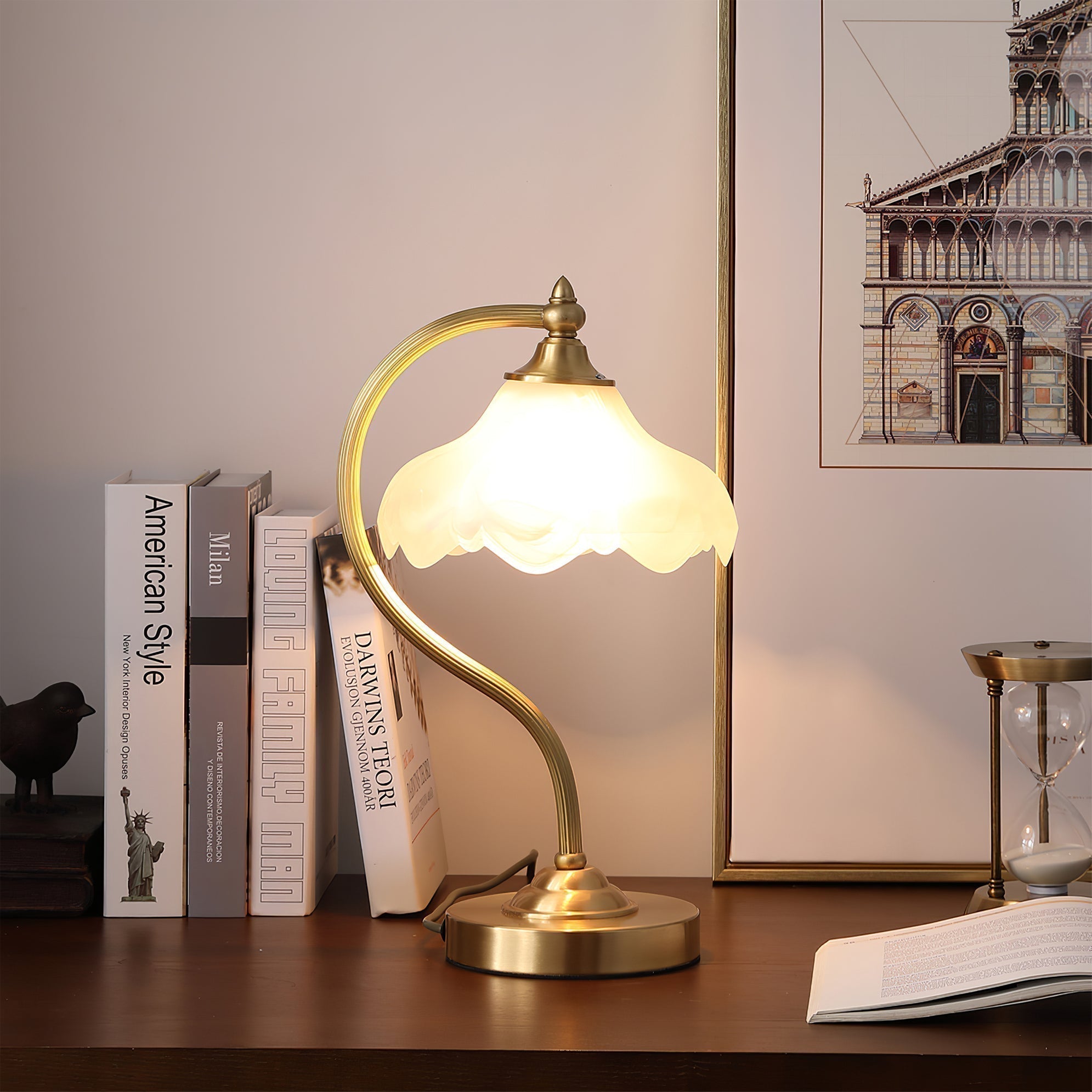 Bellamira magnoliabordlampe for elegant hjemmedekor