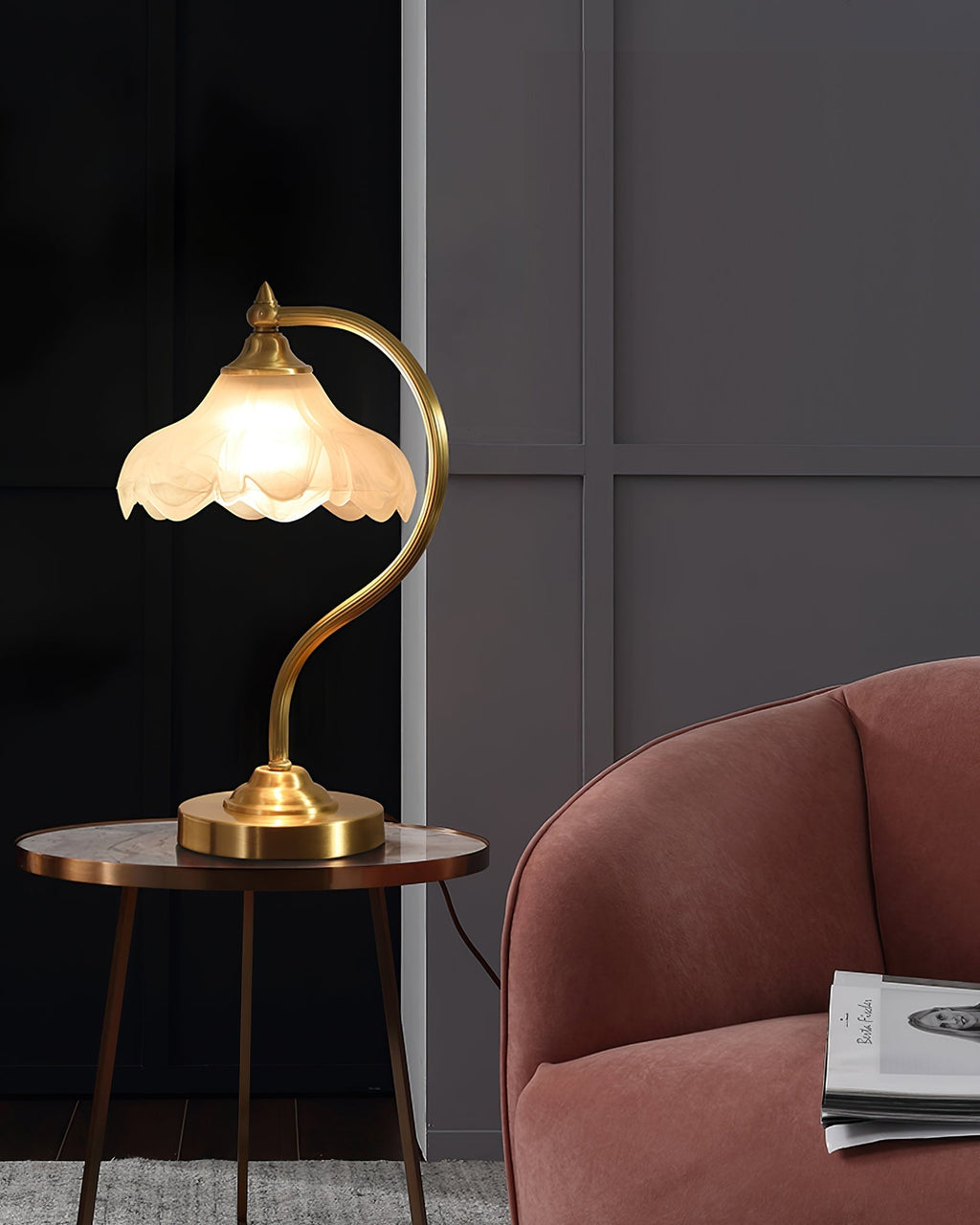 Bellamira magnoliabordlampe for elegant hjemmedekor