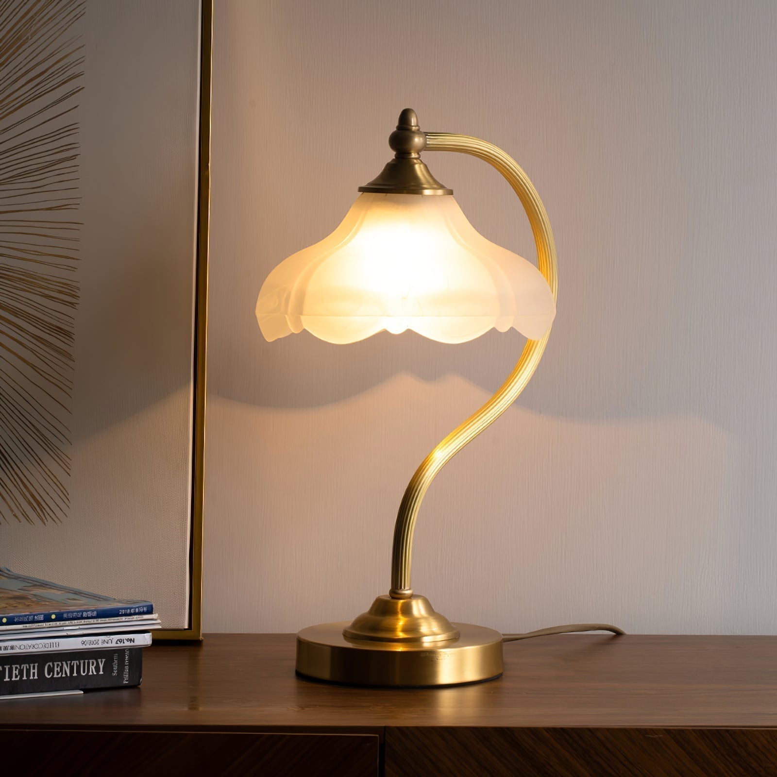 Bellamira magnoliabordlampe for elegant hjemmedekor