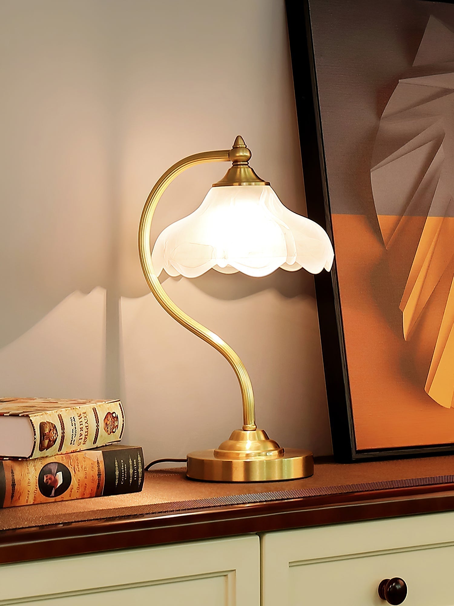 Bellamira magnoliabordlampe for elegant hjemmedekor