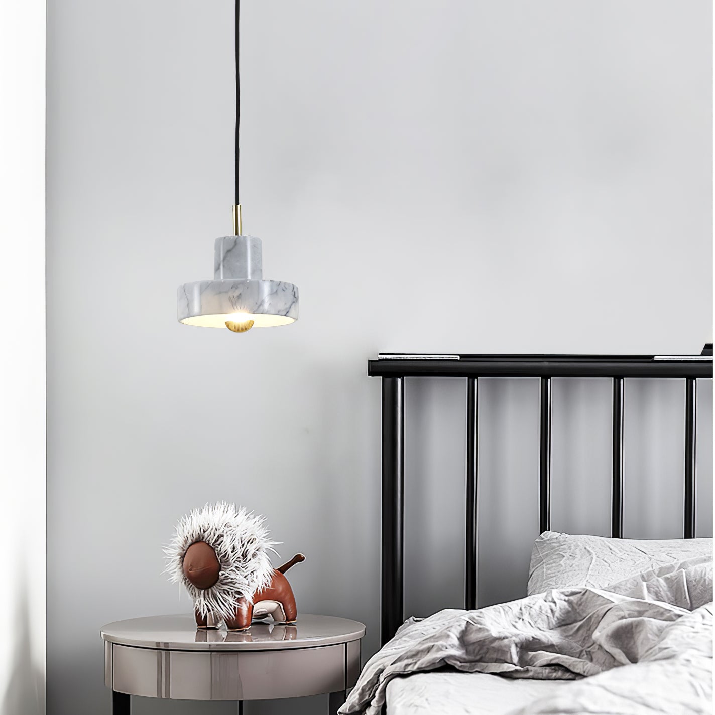 Lumora Marmor- og Metallpendellampe med Varm Glød