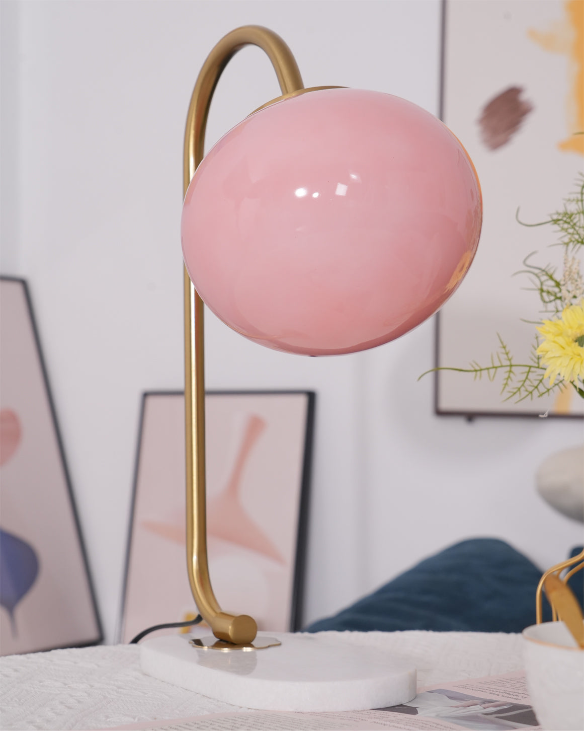 LumiPuff | Pillecukor ihlette puha rózsaszín üveg asztali lámpa