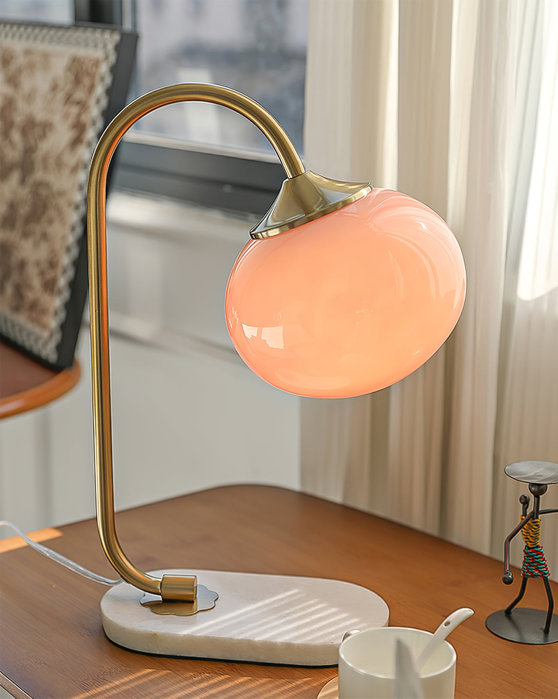 LumiPuff | Pillecukor ihlette puha rózsaszín üveg asztali lámpa