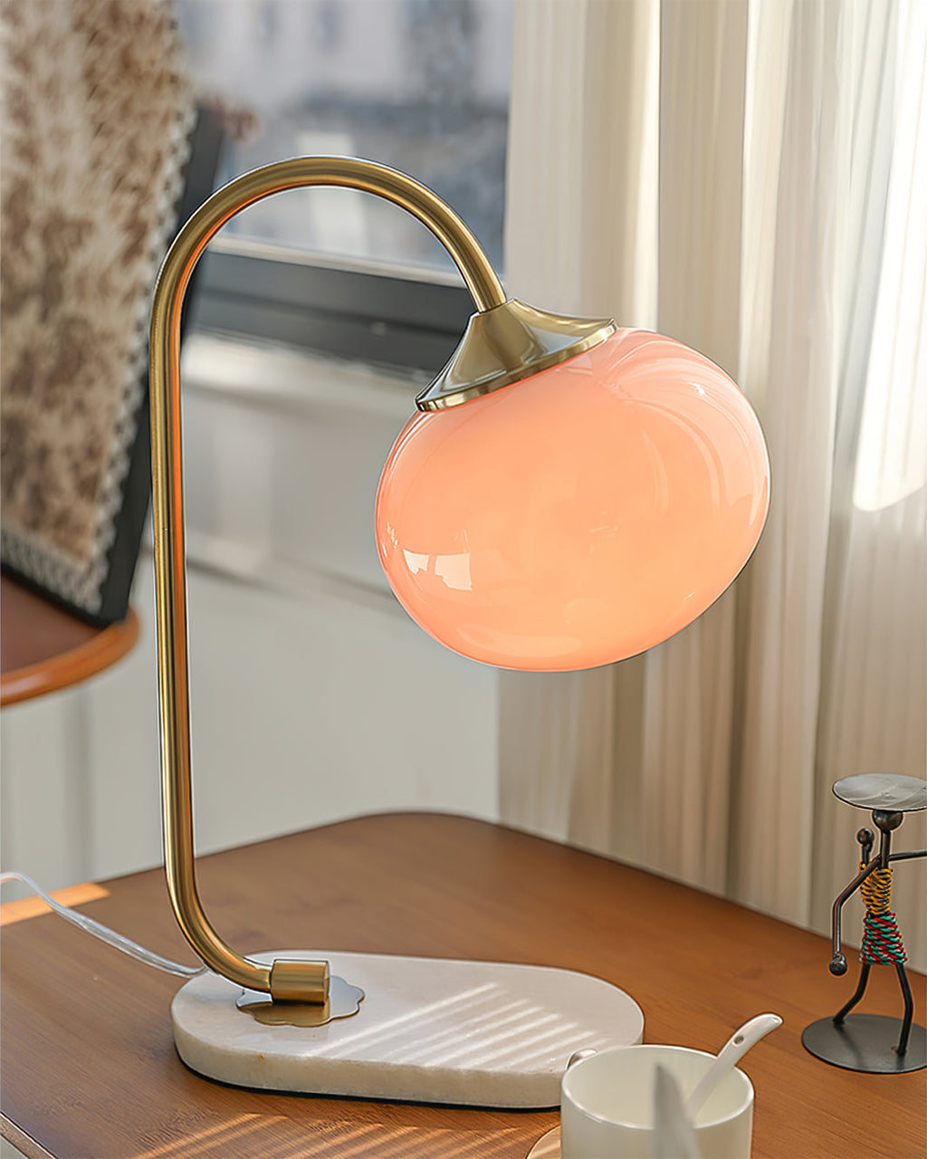 LumiPuff | Pillecukor ihlette puha rózsaszín üveg asztali lámpa
