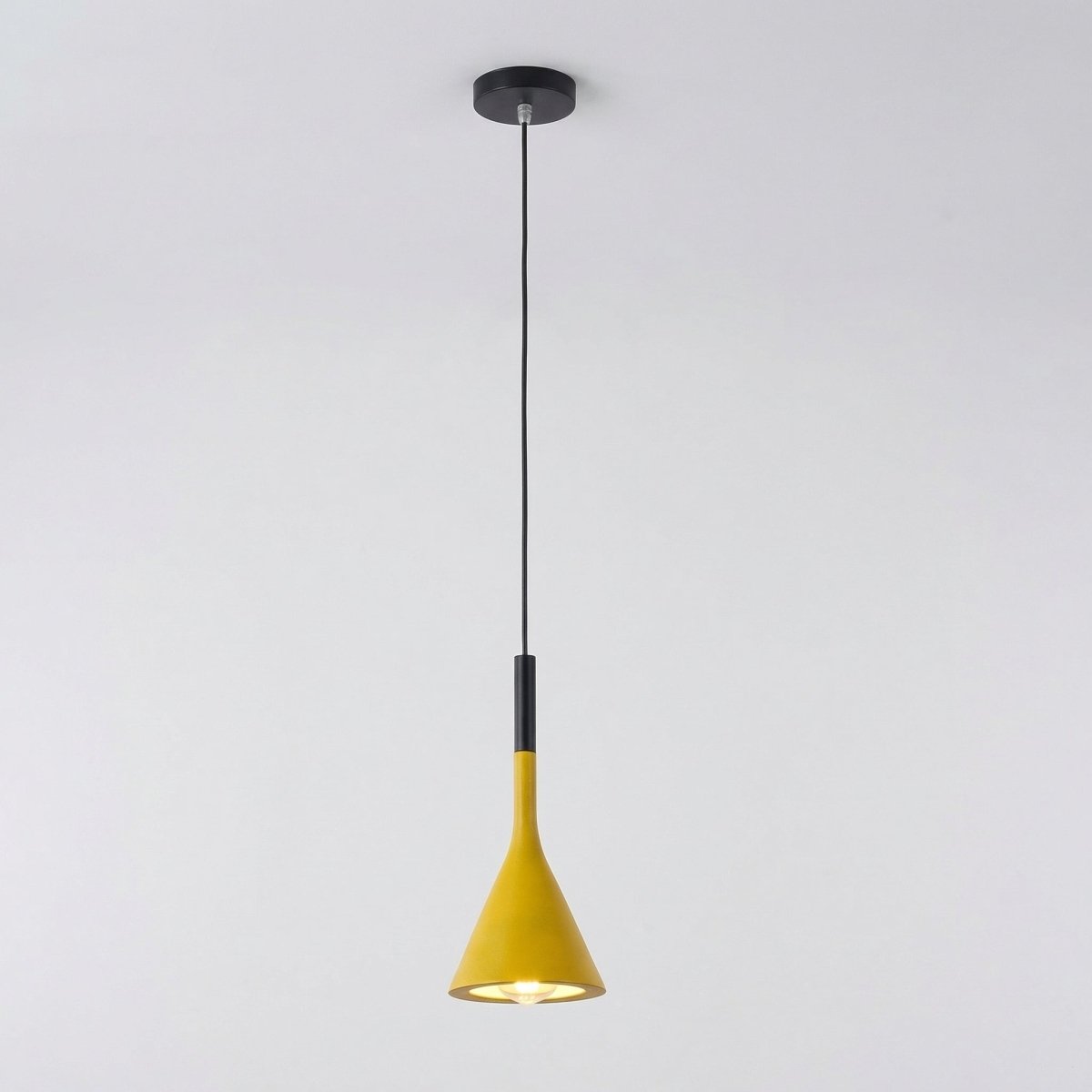 Metalpendel med minimalistisk design, 12 tommer