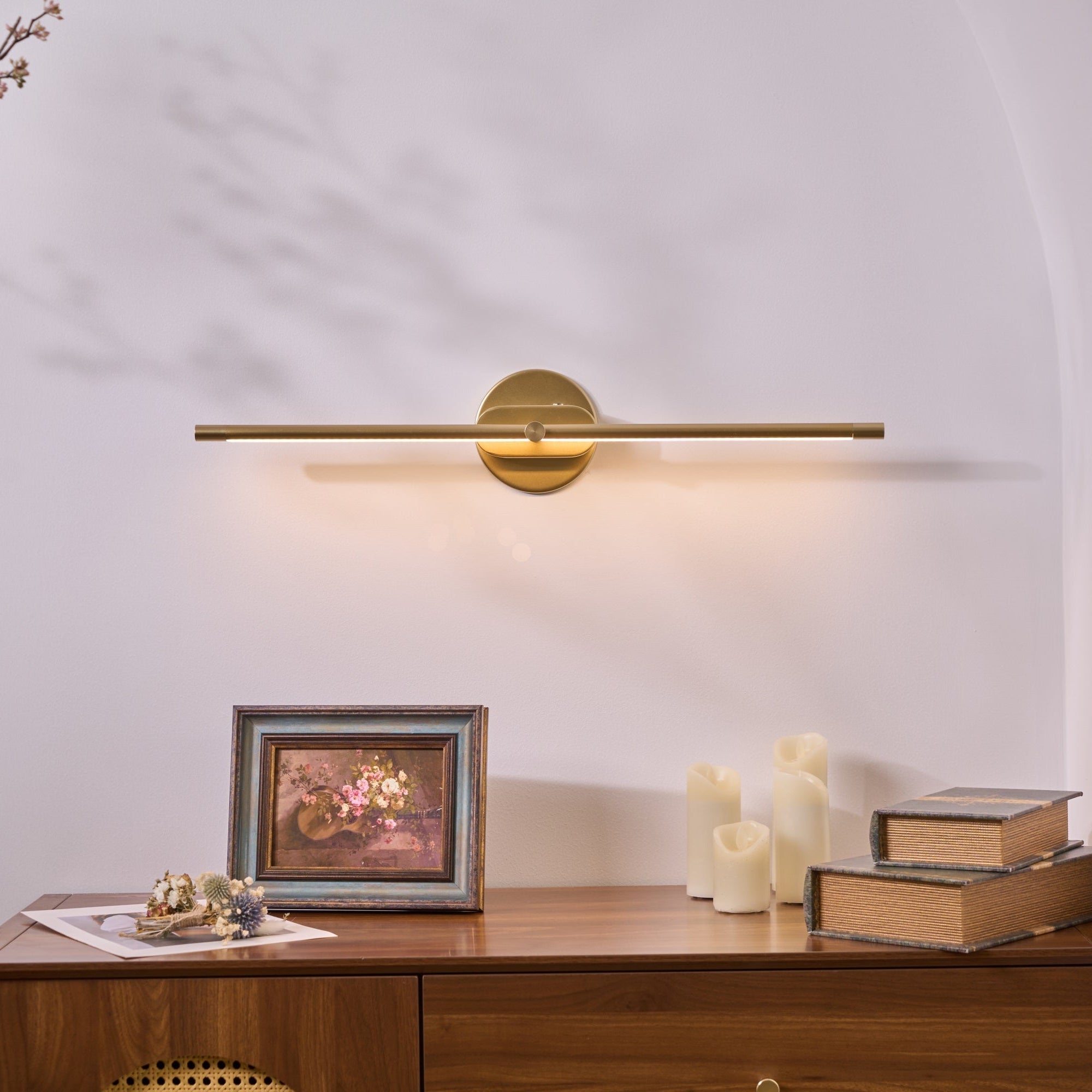 Cressa | Minimalist Linear Wall Lamp | Orntli