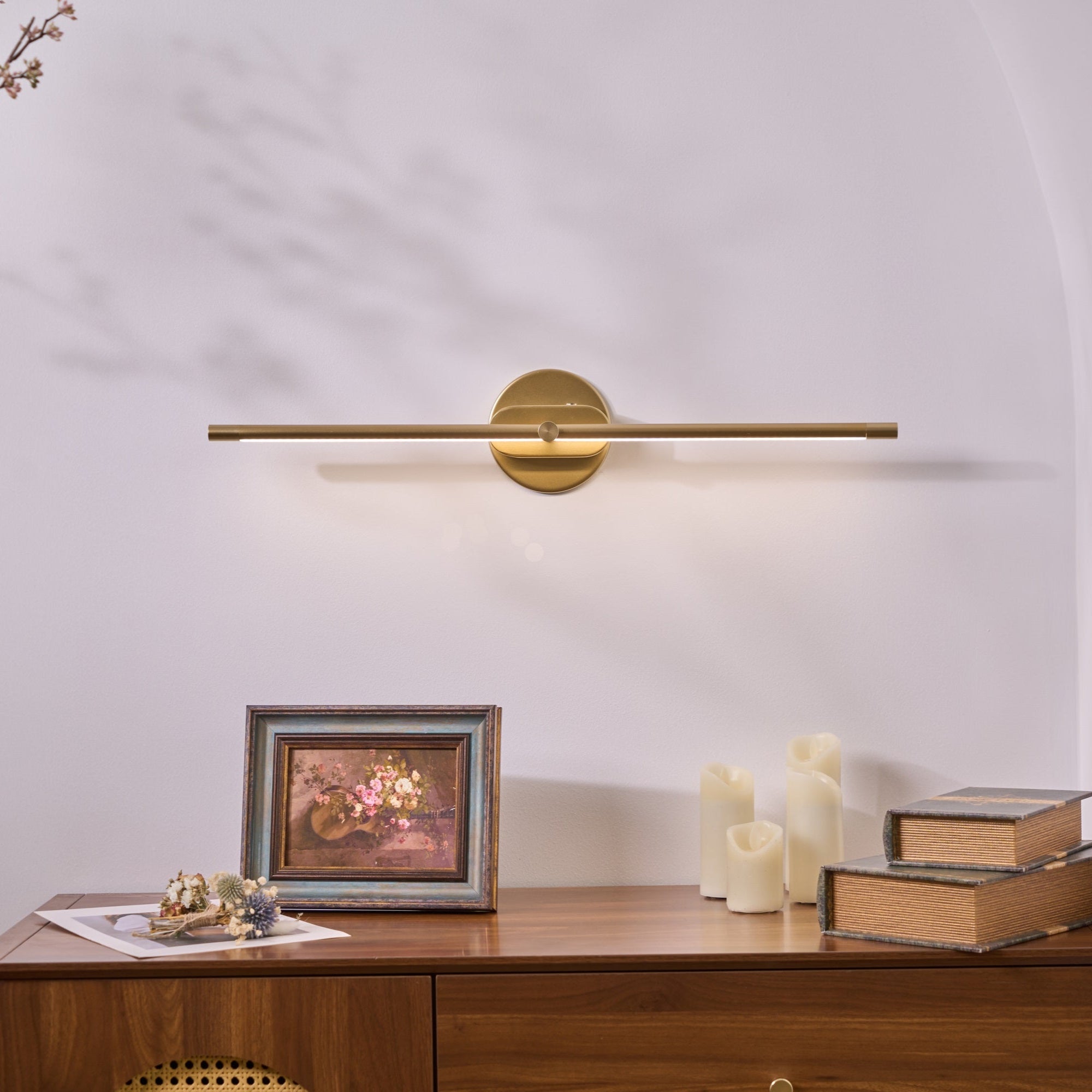 Cressa | Minimalist Linear Wall Lamp | Orntli
