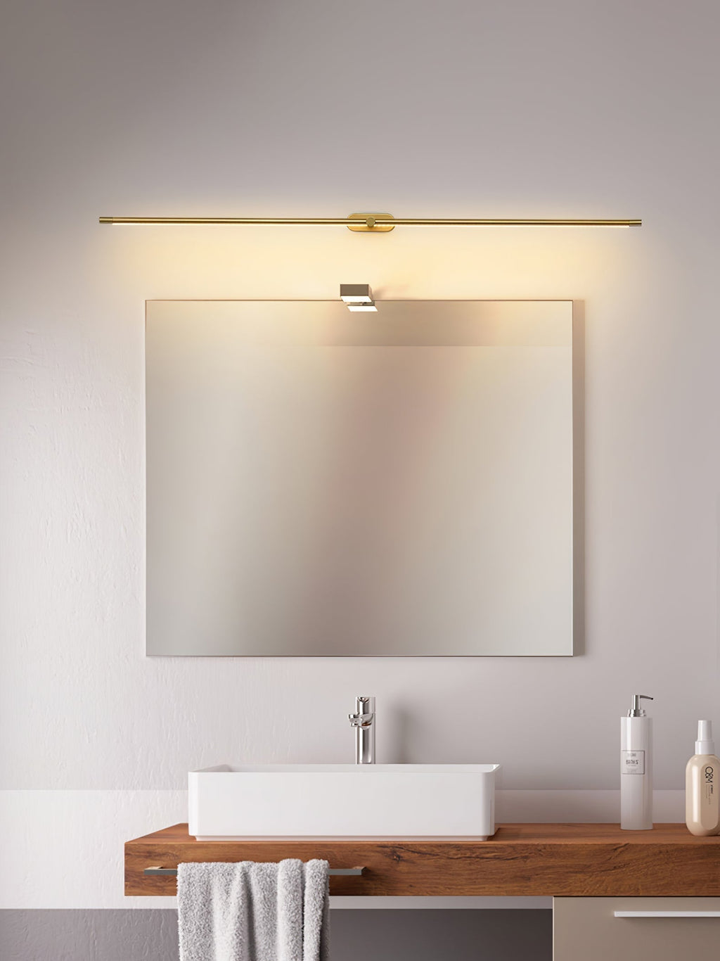 Cressa | Minimalist Linear Wall Lamp | Orntli
