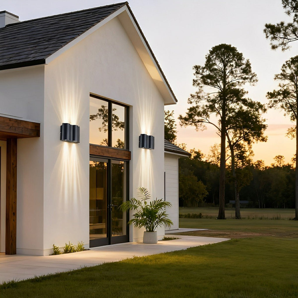 Lampada da parete esterna WALLORA con design moderno per aree esterne