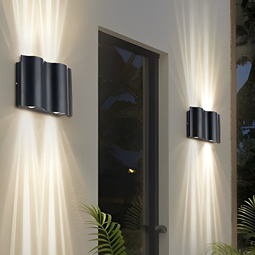 Lampada da parete esterna WALLORA con design moderno per aree esterne