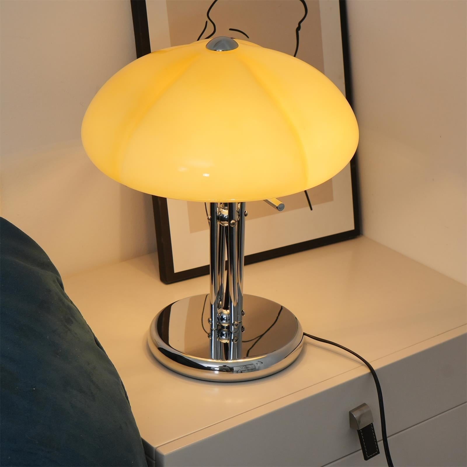Pilz-Tischlampe im Bauhaus-Stil | Orntli