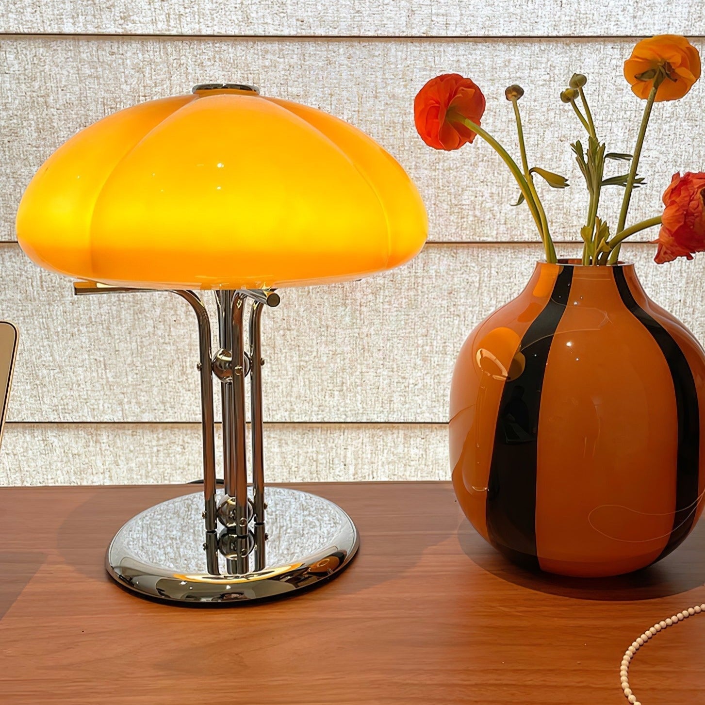 Pilz-Tischlampe im Bauhaus-Stil | Orntli