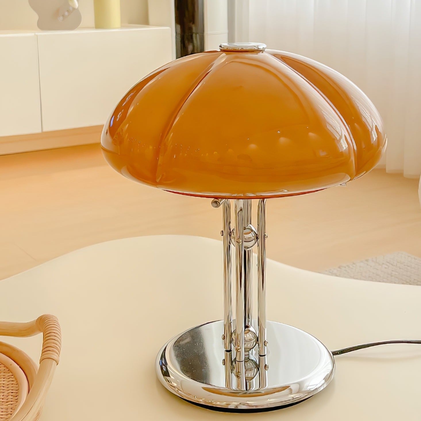 Pilz-Tischlampe im Bauhaus-Stil | Orntli