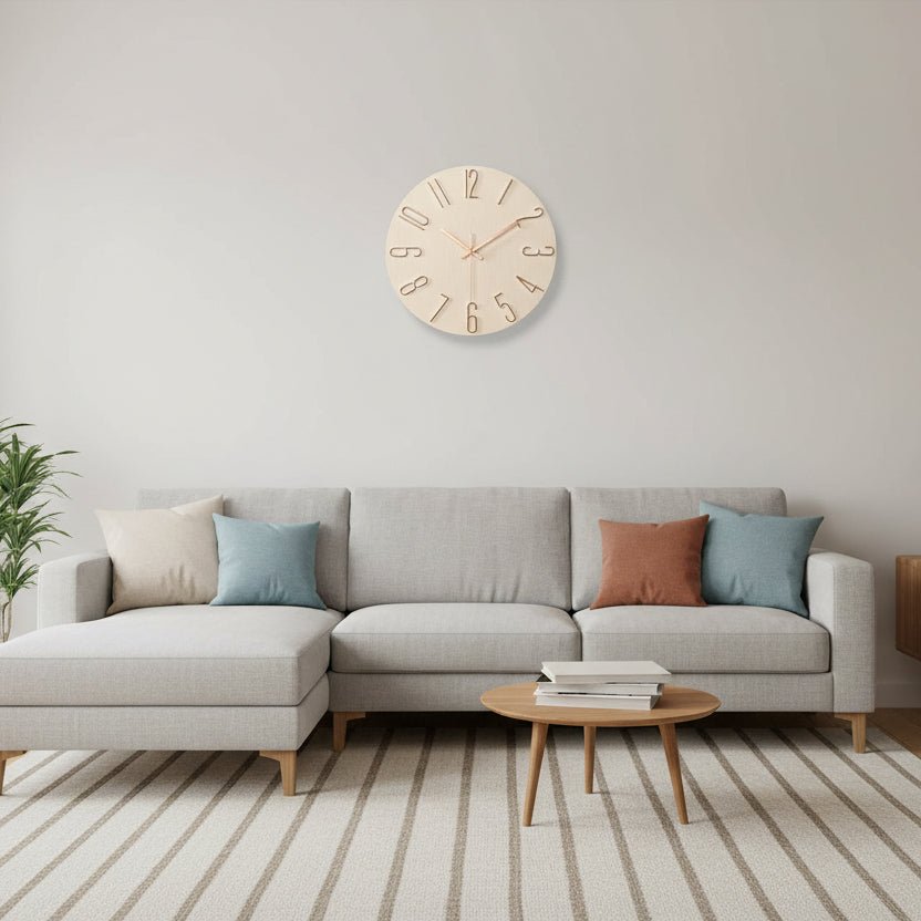 Calm rammeløs veggklokke i tre fra Northvale for minimalistiske oppholdsrom