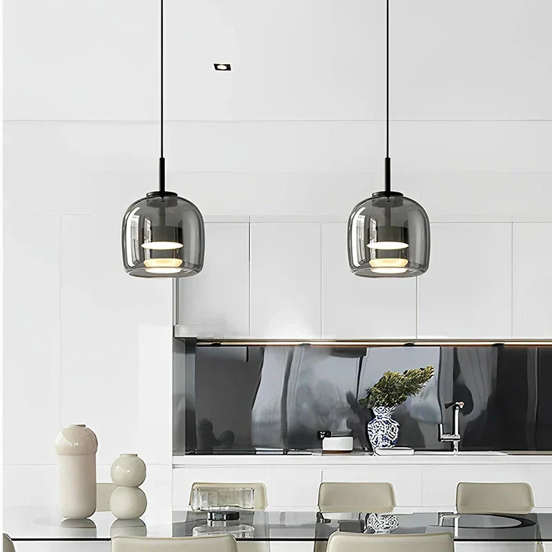 Lampa wisząca Elara ze szkła z przezroczystym kloszem do nowoczesnego wystroju