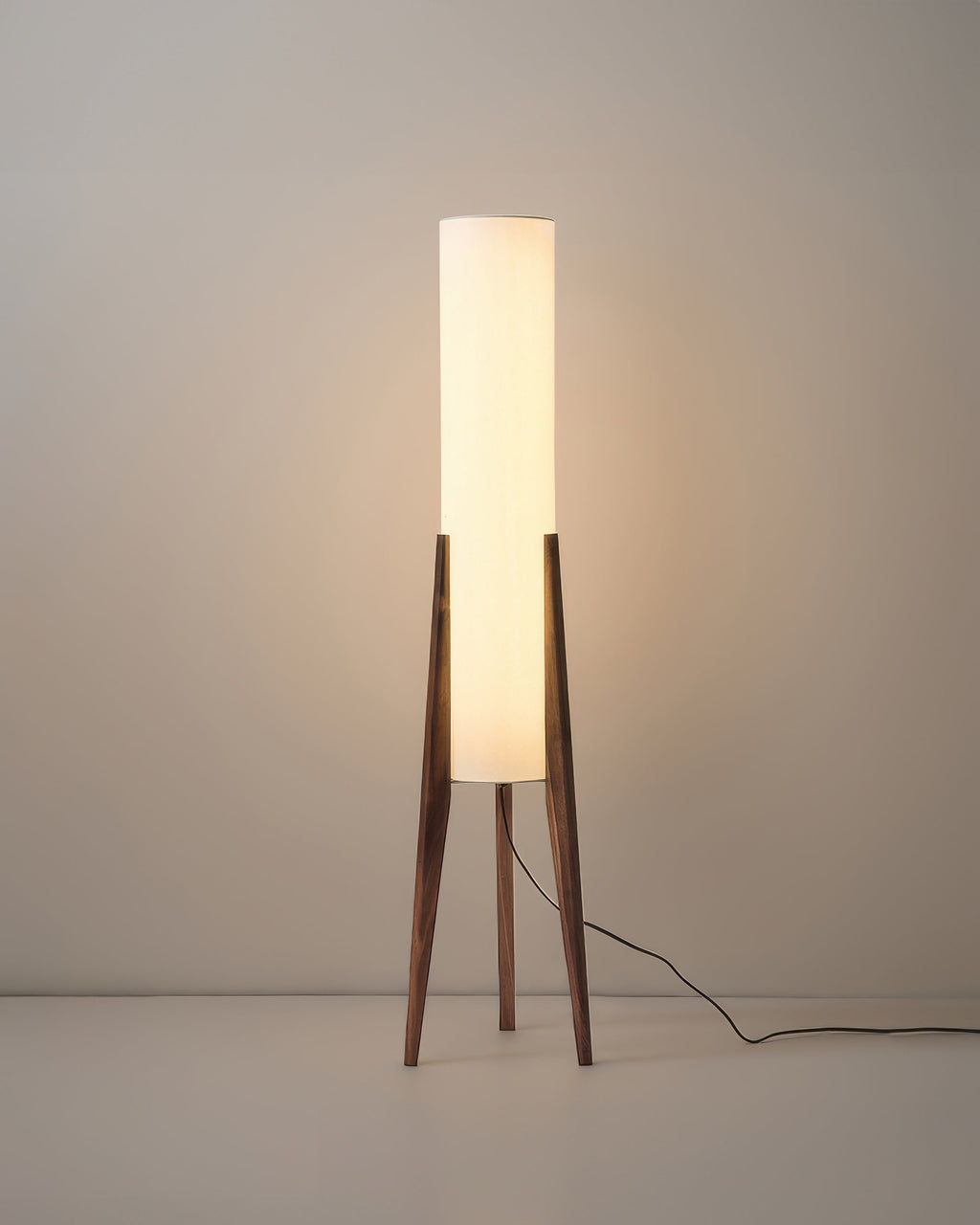 Stojací lampa z ořechového dřeva, umělecká lampa z masivu