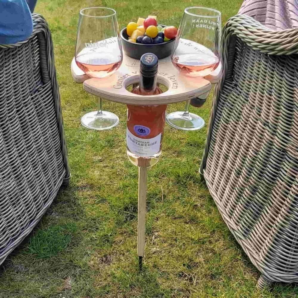 SwiftSip bærbart utendørs vinbord for piknik og snacks, stabilt og sølefri