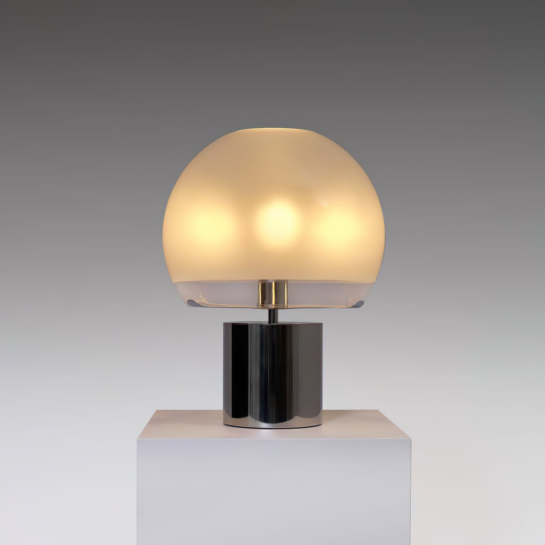AuroraGlow | Retro Bordlampe med Matt Glasskule