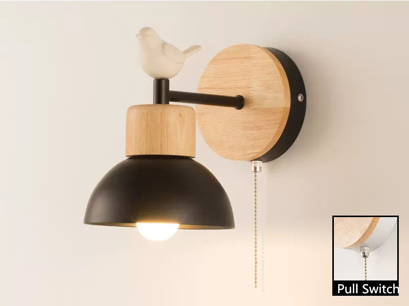 Liora Northwind Fugleformet silhuett Nordisk tre vegglampe med justerbar LED-arm