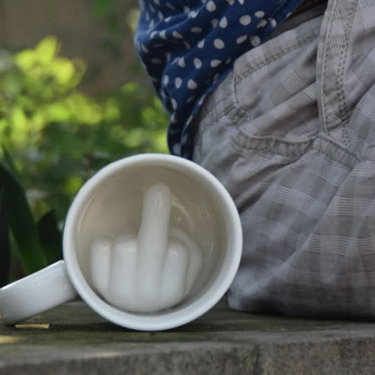 PrankMate Tazza in Ceramica con Scomparto Nascosto Divertente per Scherzi in Ufficio