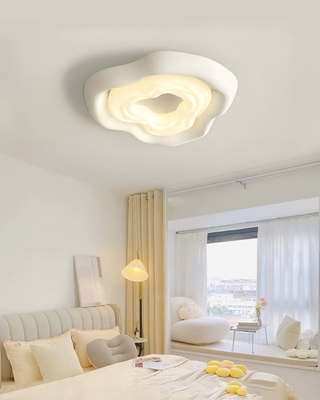 Lampa sufitowa Bellora Bloom w kształcie róży z ciepłym światłem