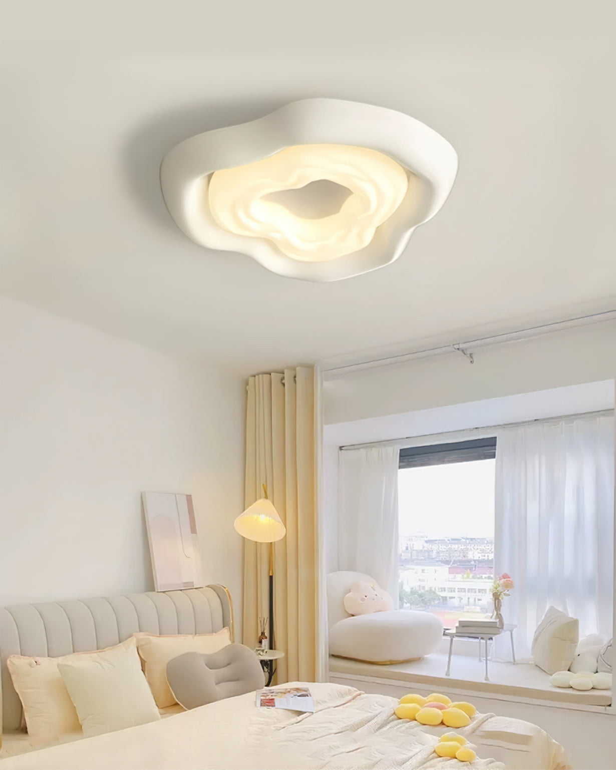 Lampa sufitowa Bellora Bloom w kształcie róży z ciepłym światłem