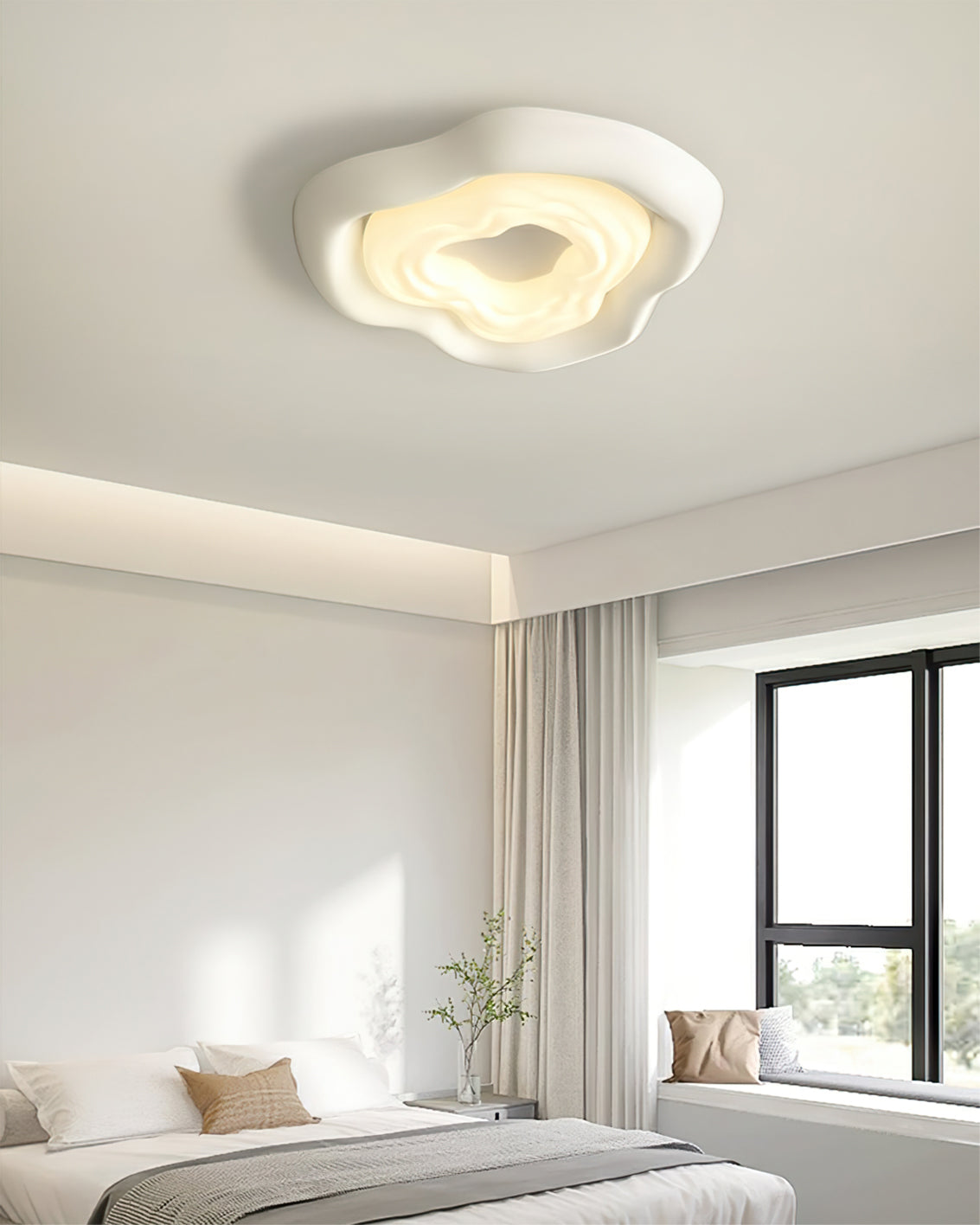 Lampa sufitowa Bellora Bloom w kształcie róży z ciepłym światłem