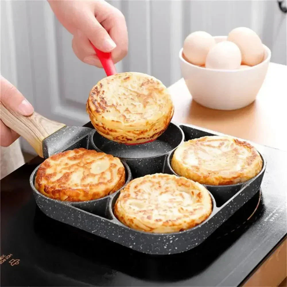 BrightCook čtyřdírová nepřilnavá pánev na omelety, burgery a snídaně pro domácí kuchaře