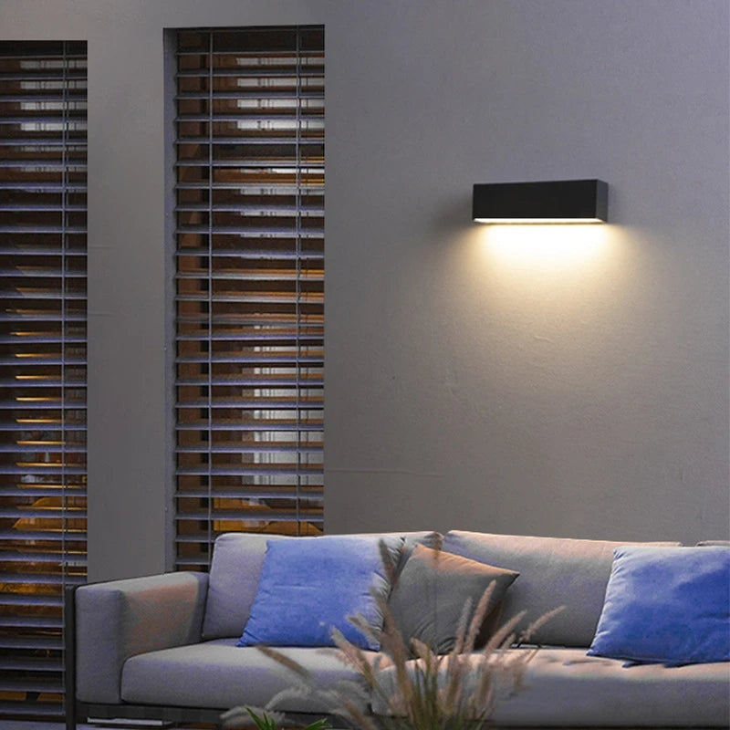 Luminara | Værbestandig Elegant Hagevegglampe