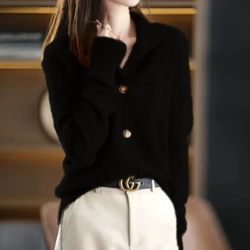 Hyggelig strikket sweater med knapper
