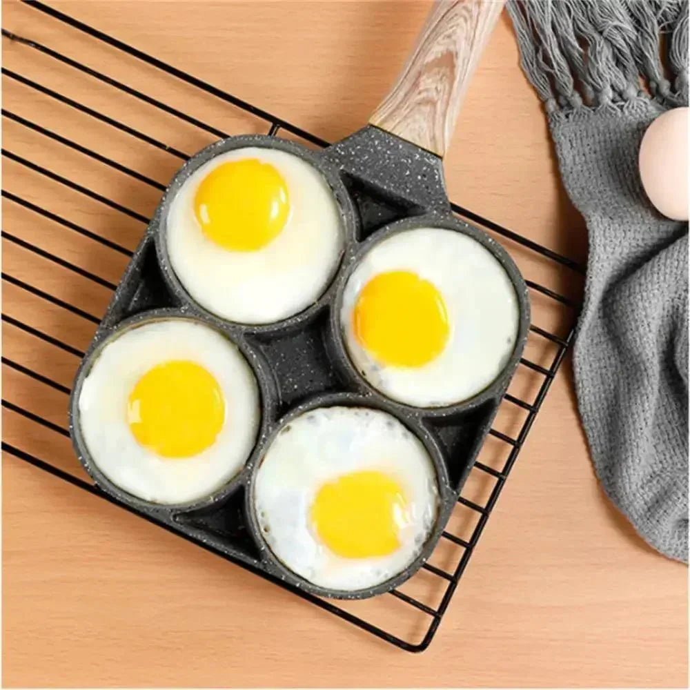 BrightCook čtyřdírová nepřilnavá pánev na omelety, burgery a snídaně pro domácí kuchaře