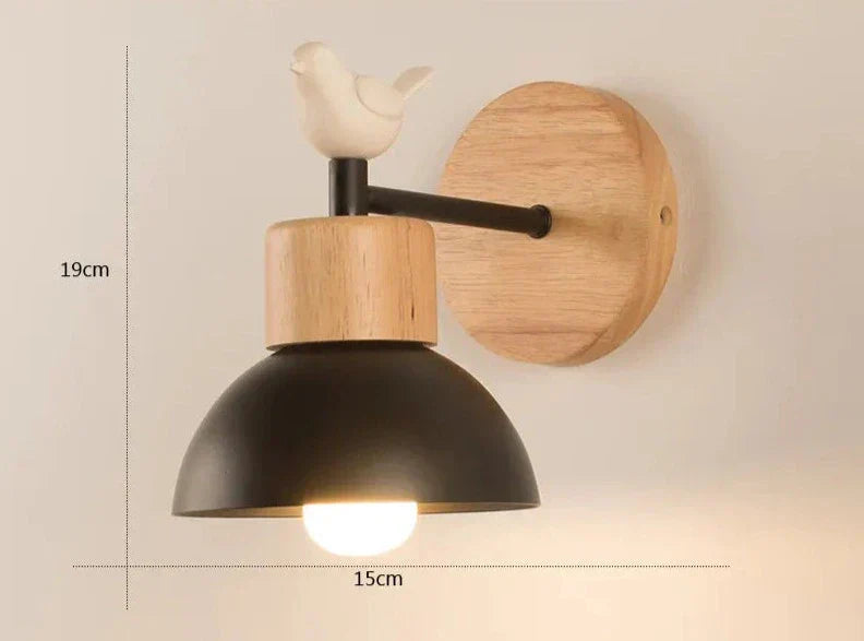 Liora Northwind Fugleformet silhuett Nordisk tre vegglampe med justerbar LED-arm