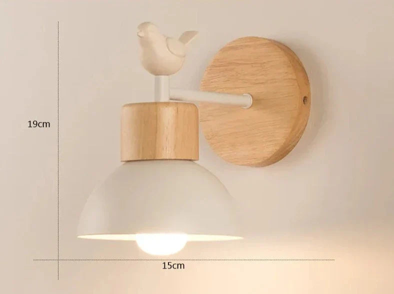 Liora Northwind Fugleformet silhuett Nordisk tre vegglampe med justerbar LED-arm