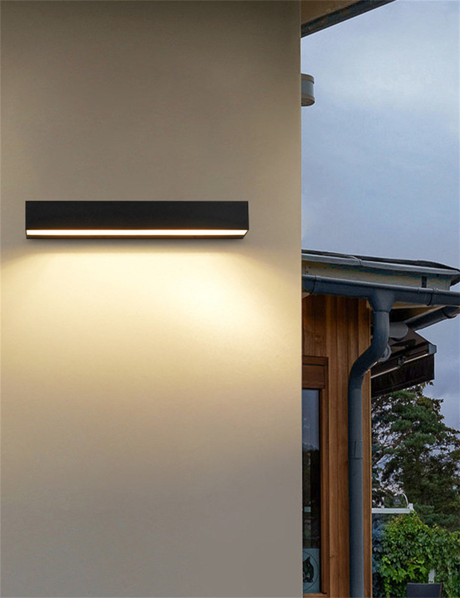Luminara | Værbestandig Elegant Hagevegglampe