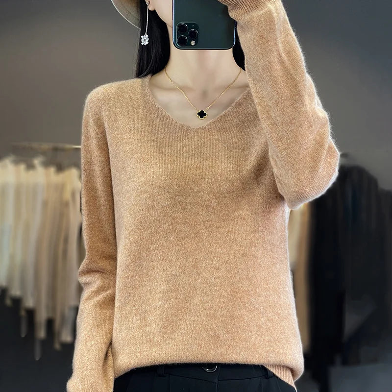 Vera: 100% Merinould Sweater med V-hals