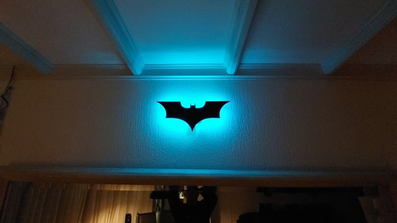 Luz de pared LED de Batman con control remoto inalámbrico y cambio de color
