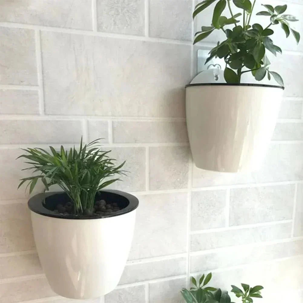 VerdantWall lodret selvvandende blomsterpotte til små rum med nem vedligeholdelse