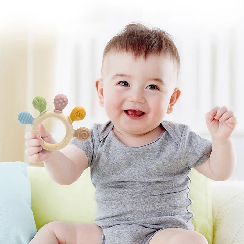 CuddleChew puha szilikon rágóka babáknak, gyengéd ínykönnyítés útközben