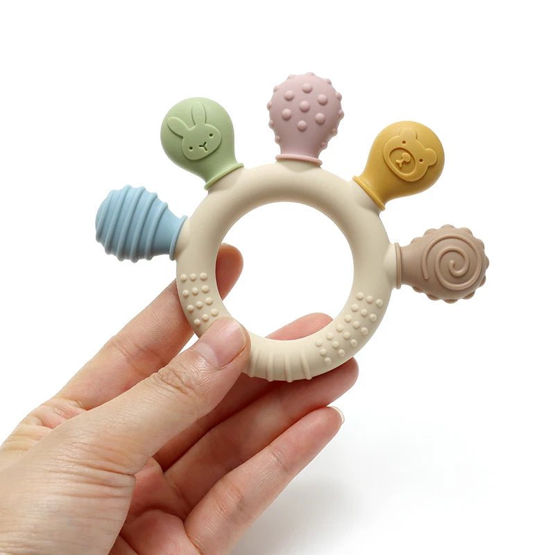 CuddleChew puha szilikon rágóka babáknak, gyengéd ínykönnyítés útközben