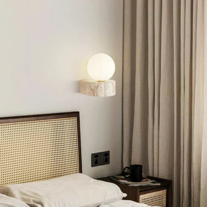 StoneLume vegglampe fra Ardentia med frostet glasskjerm og G9 LED
