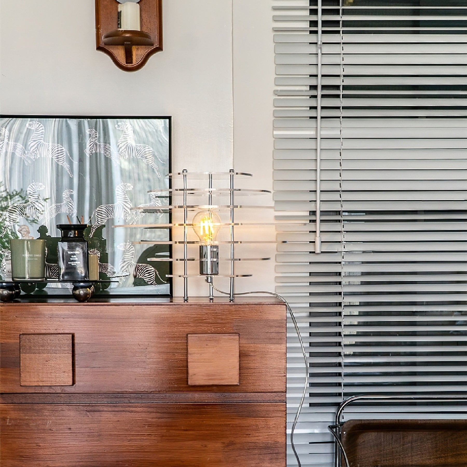 Lunaris | Chrome skrivebordslampe med moderne metal og akryl