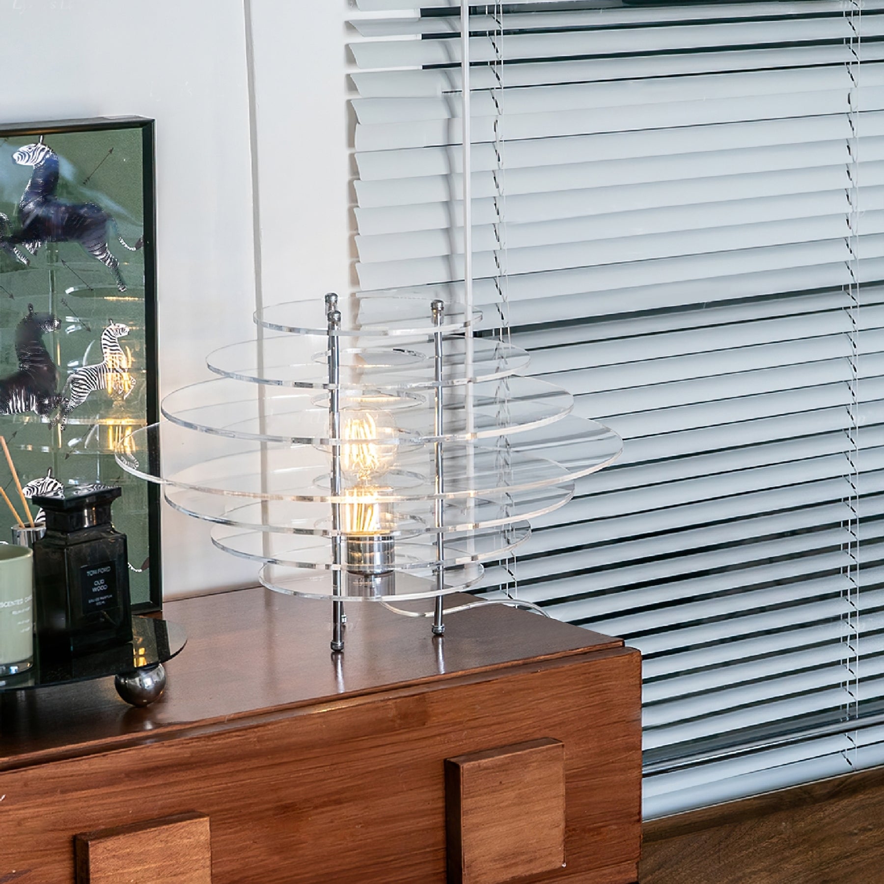 Lunaris | Chrome skrivebordslampe med moderne metal og akryl