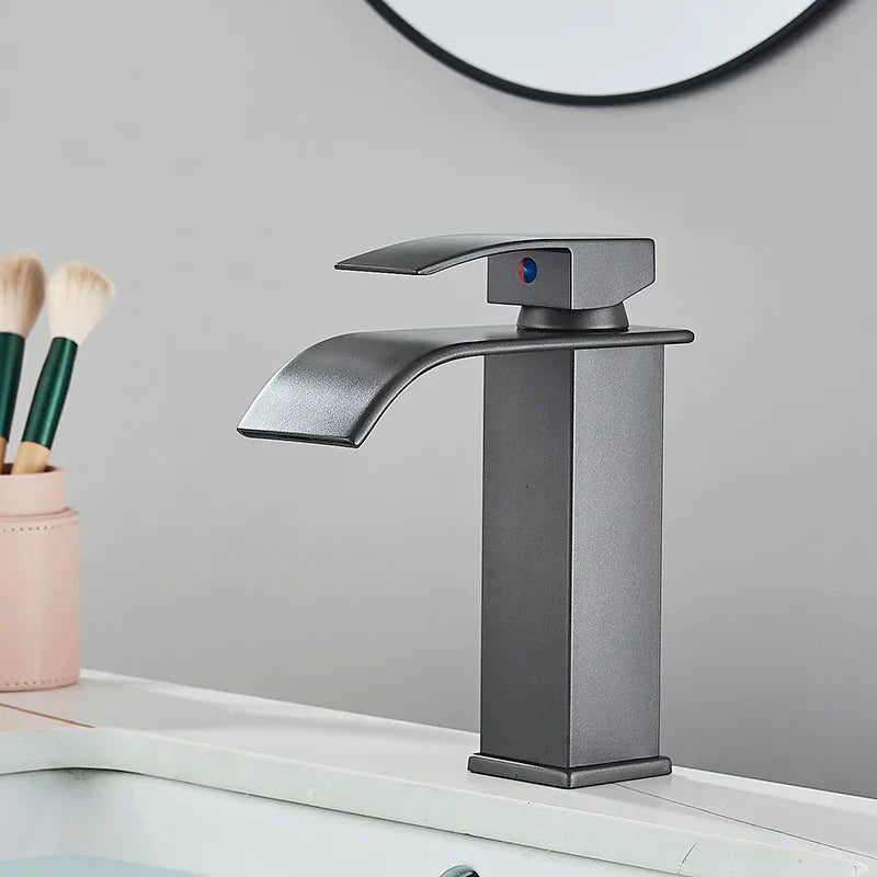Robinet Cascade Sophia Black - Mitigeur Moderne pour Lavabo Eau Chaude et Froide