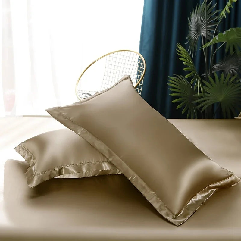 Seidiges Bettwäsche-Set mit Bettbezug