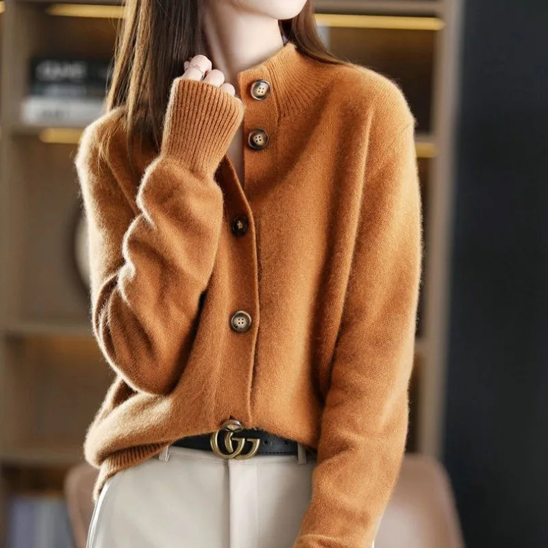 Hyggelig strikket sweater med knapper
