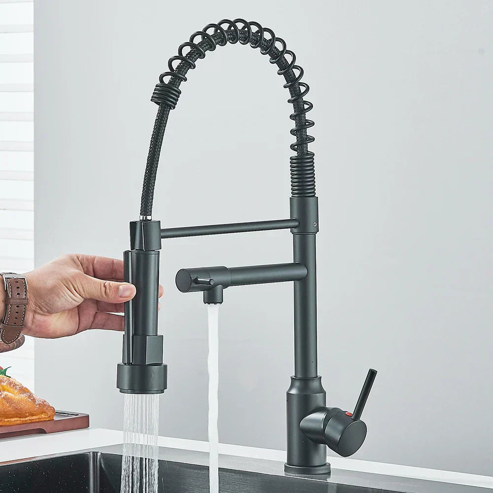 SpringFlow – Dvojitá kuchyňská baterie s výpustí