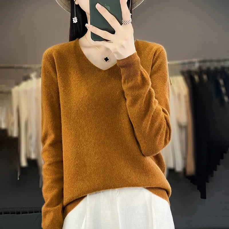 Vera: 100% Merinould Sweater med V-hals