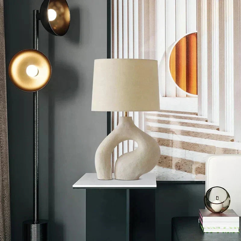 NovaLume moderne bordlampe med 12W LED AC-strøm fra Elora
