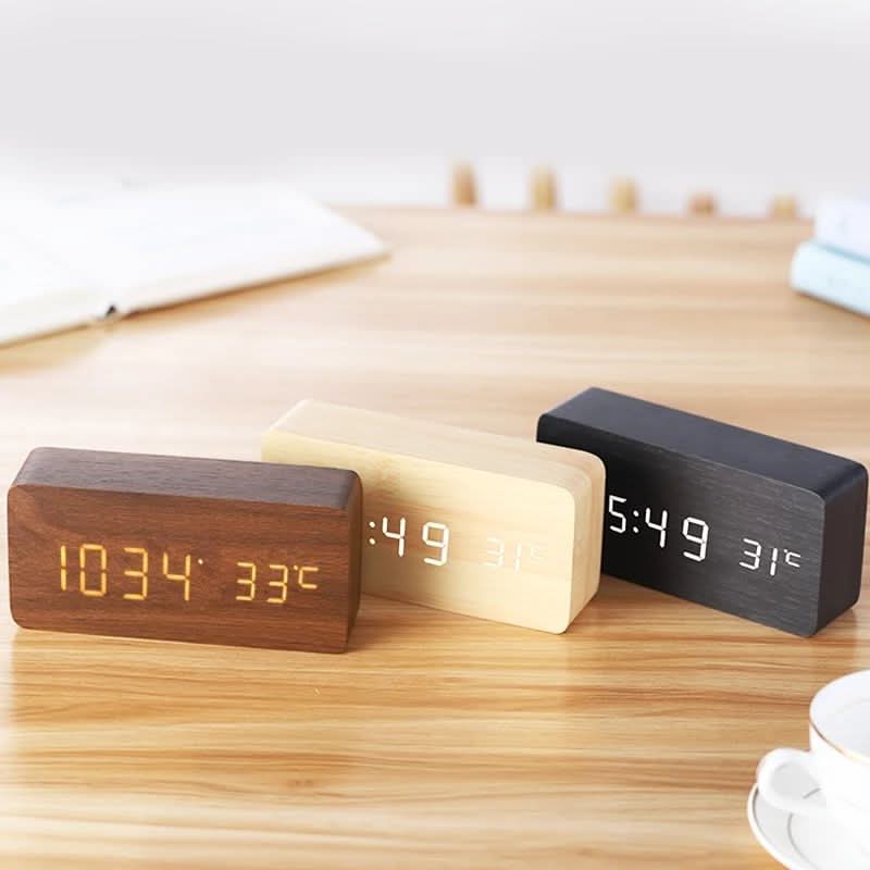 ForestGlow LED Alarm Saati Dijital ve Şık Doğal Ahşap Tasarım